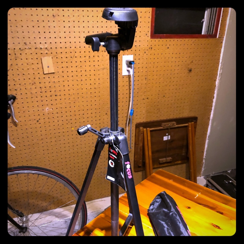 Focus Pro Series 59" Photo & Video Tripod